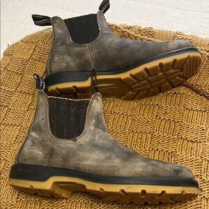 Womens Blunstone boots  size 6 1/2